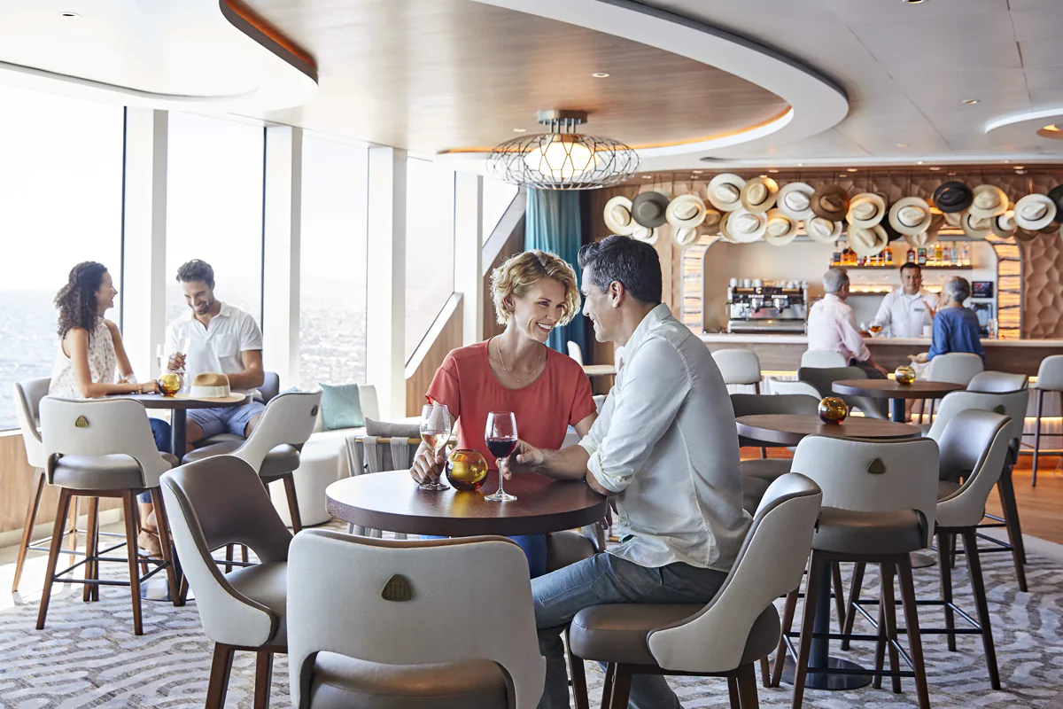 Бар Discovery Lounge
